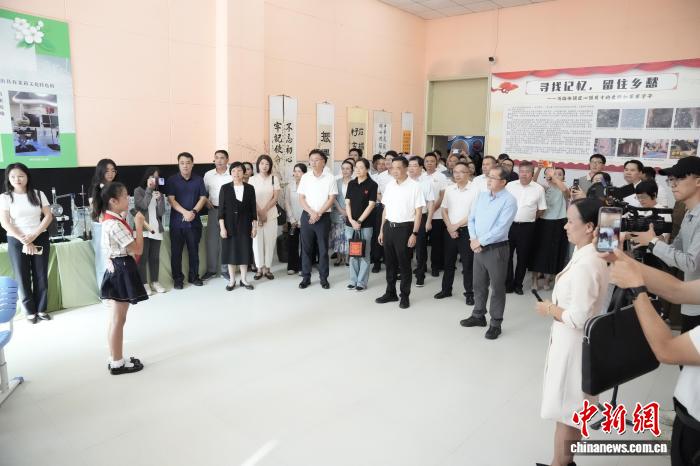 铸牢中华民族意识的意义_铸牢中华民族意识形态手抄报_