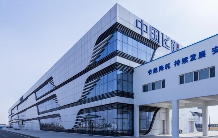 心智观察所：飞鹤面临一场远超“出生率下降”的复杂战役