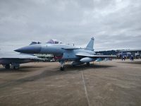 93阅兵前迎来喜讯！歼10再开12架大单，土豪中国坦克战机一起采购