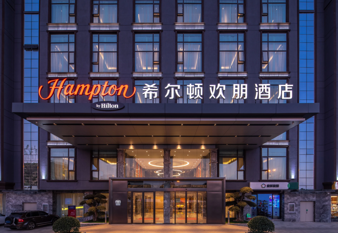_年轻人抢住“拼楼酒店”_年轻人抢住“拼楼酒店”