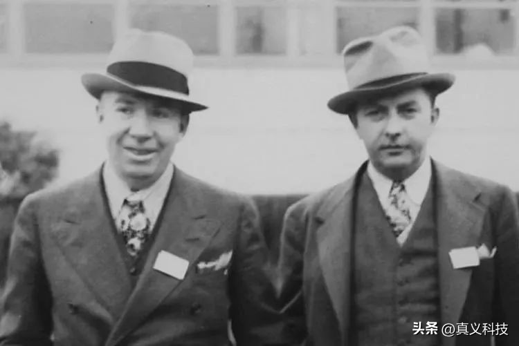 _帝国兴衰与帝国边疆的崩塌_未来科技感摩托车