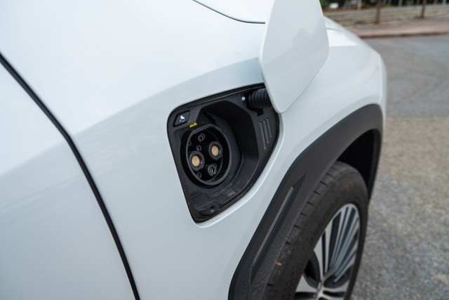 _新能源车充电口在前在后差别大了！老师傅教你这样选！_新能源车充电口在前在后差别大了！老师傅教你这样选！