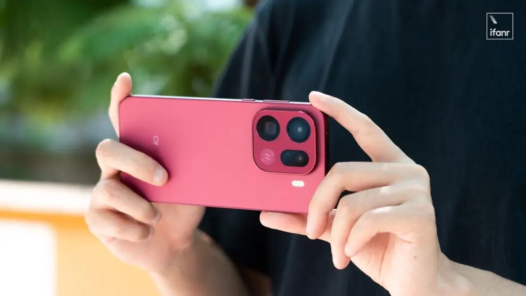 蒋卓嘉专访_人民网专访程晓牧视频_