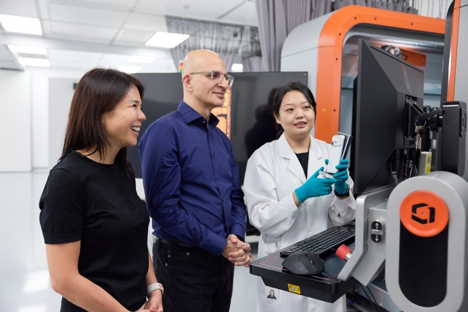 苹果新任COO履新后首访中国供应链：见证苹果“智造+绿色”双轮驱动