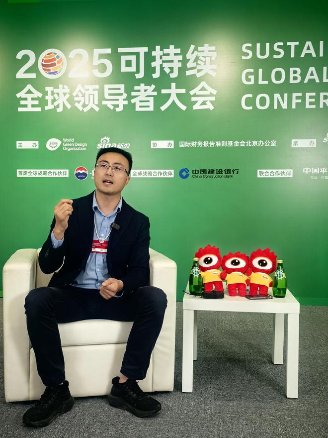 对话智元机器人王闯：人形机器人商业化元年爆发，“拟人”向“类人”进阶为关键突破点