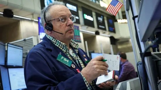 美股尾盘下跌__美股滞涨