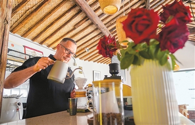 生态画卷飘出“村咖”香__生态画卷飘出“村咖”香