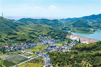 _生态画卷飘出“村咖”香_生态画卷飘出“村咖”香