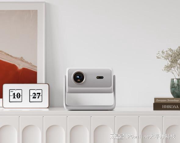 当贝D7X Pro：当光影遇上智慧，三色激光重塑家庭观影标准_当贝D7X Pro：当光影遇上智慧，三色激光重塑家庭观影标准_