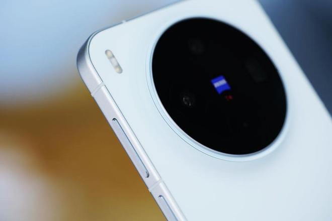 _苹果蝉联冠军，小米被vivo超越，OPPO排名第四_苹果蝉联冠军，小米被vivo超越，OPPO排名第四