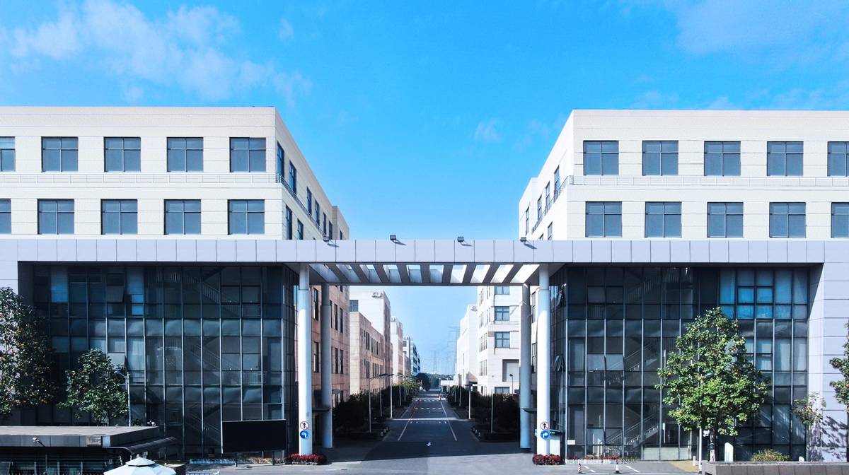 理想百万交付,西方车企集体退坑,新能源到底是不是陷阱?_理想百万交付,西方车企集体退坑,新能源到底是不是陷阱?_