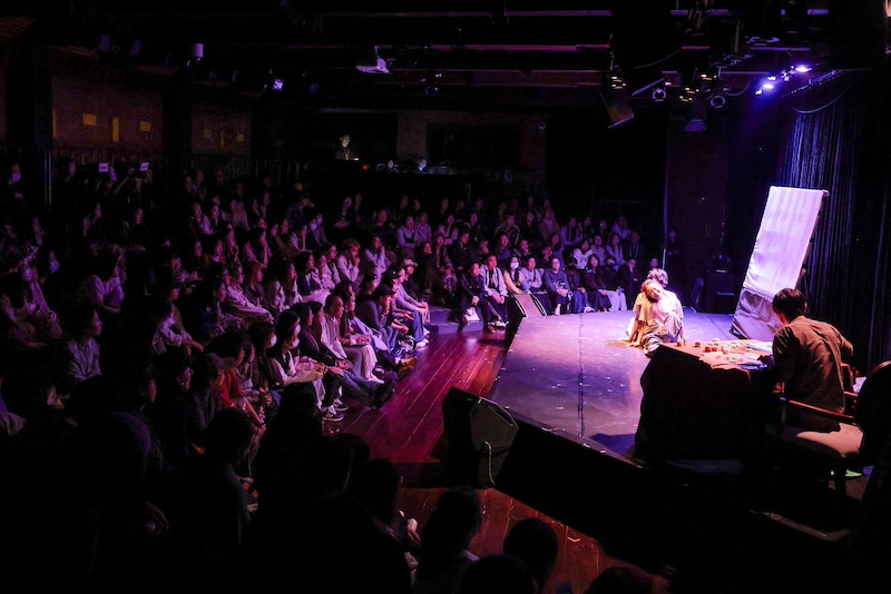 青年竞演的舞台