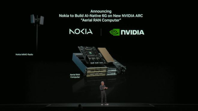 _「美队」老黄深夜扔出地表最强GPU！算力百倍狂飙，下次改演雷神_「美队」老黄深夜扔出地表最强GPU！算力百倍狂飙，下次改演雷神