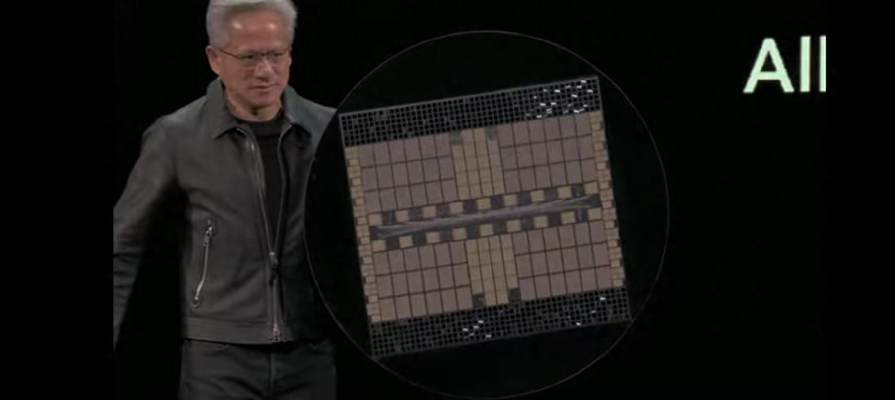 黄仁勋“画饼”超5000亿美元芯片收入，多只英伟达概念股上涨