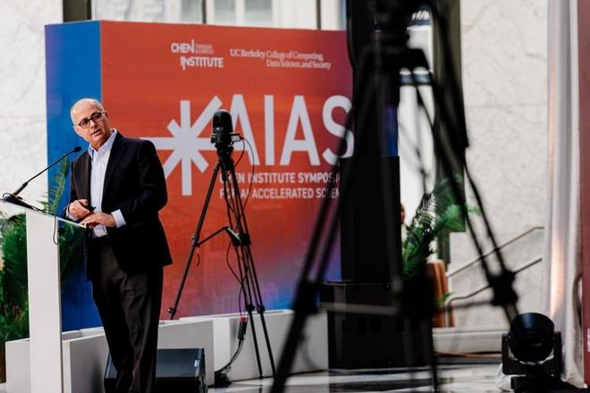 _诺奖得主、全球产业领袖热议AI,陈天桥宣布10亿美元算力支持发现式智能_诺奖得主、全球产业领袖热议AI,陈天桥宣布10亿美元算力支持发现式智能