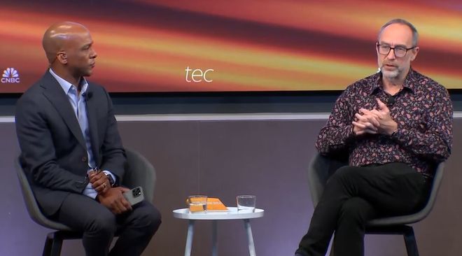 维基百科创始人谈Grokipedia：那么多夸马斯克的内容，能中立才怪