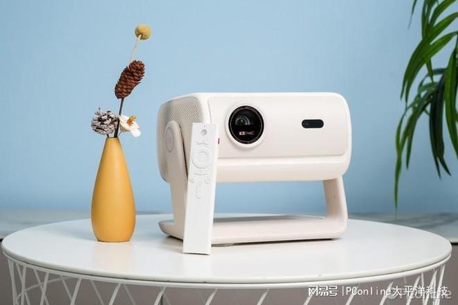 _当贝D7X评测：三色激光降维打击 2000元档投影“黑马”_当贝D7X评测：三色激光降维打击 2000元档投影“黑马”