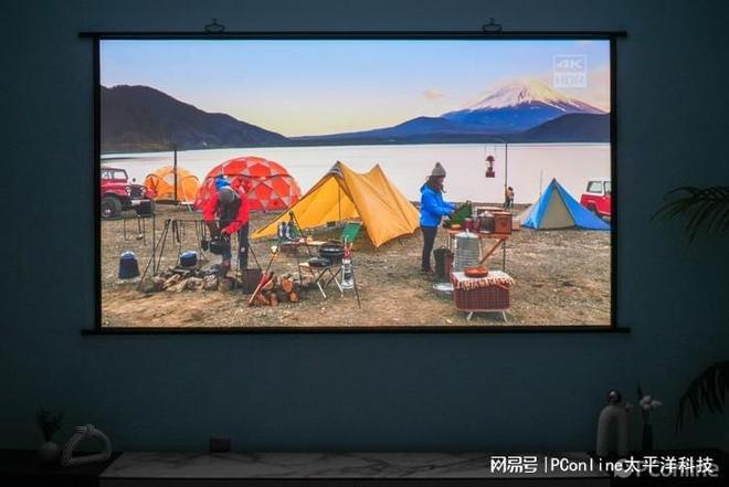 当贝D7X评测：三色激光降维打击 2000元档投影“黑马”__当贝D7X评测：三色激光降维打击 2000元档投影“黑马”