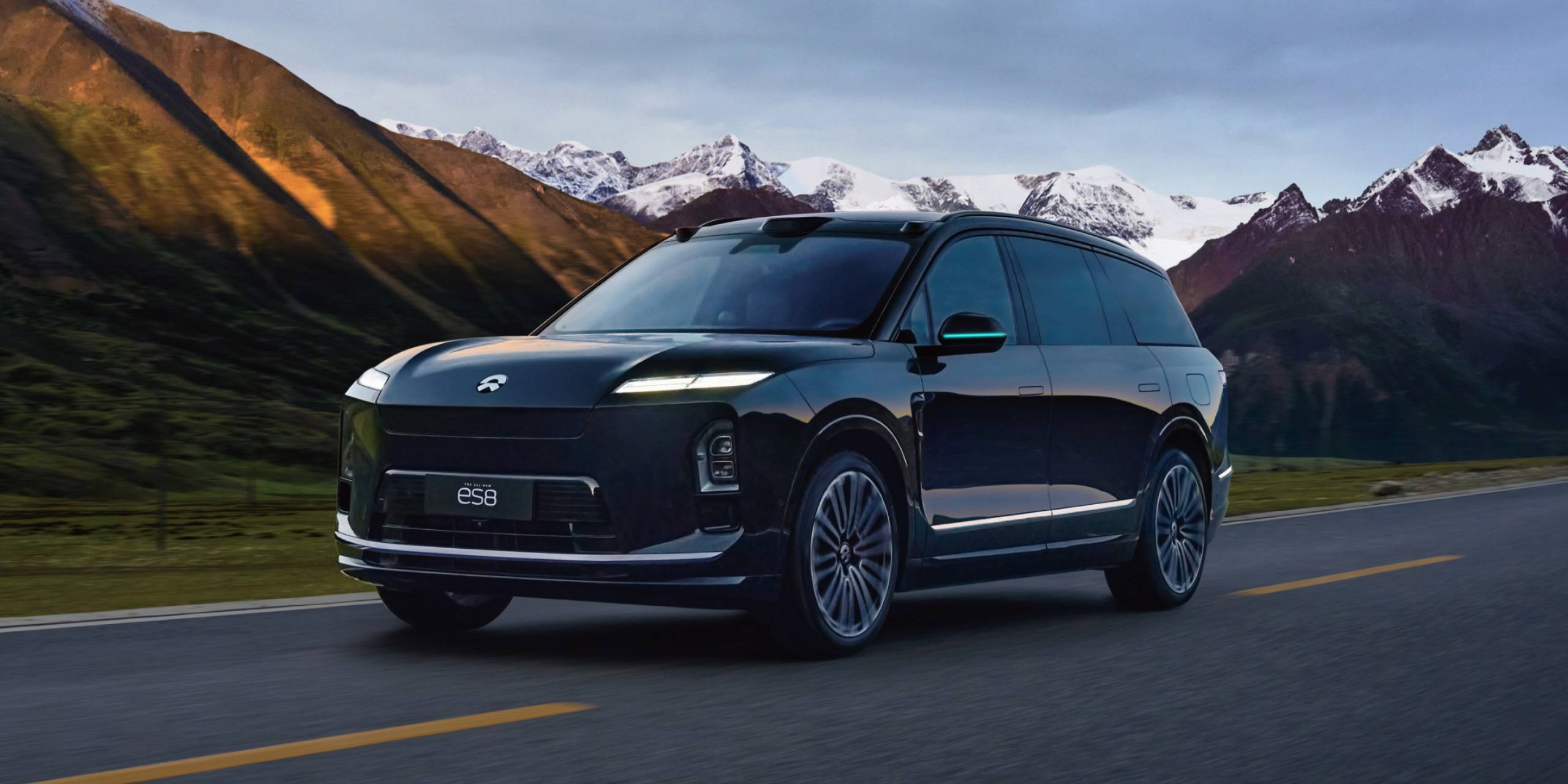 全新 ES8 目标月交付 15000 台，蔚来迎来了自己的iPhone 17 Pro Max