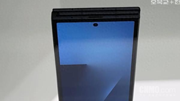 三星Z TriFold三折叠更多细节曝光！外观与Fold7相似