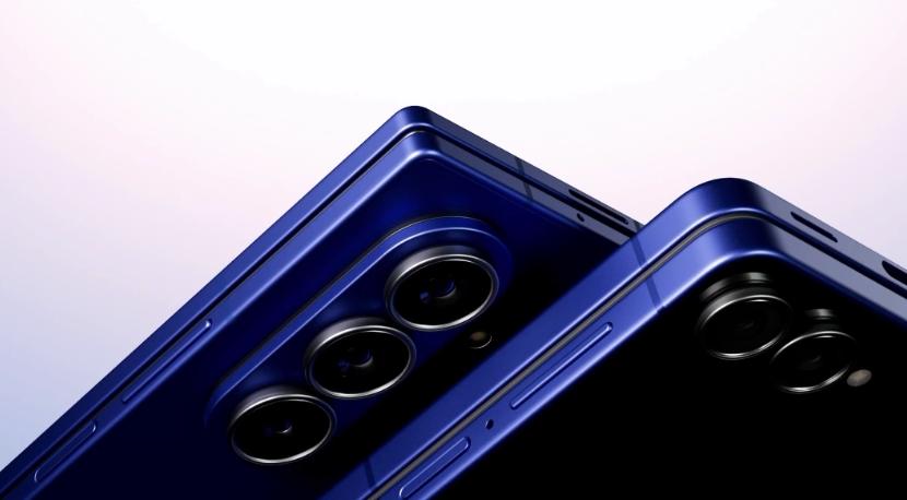 _三星折叠屏最新_三星折屏新款