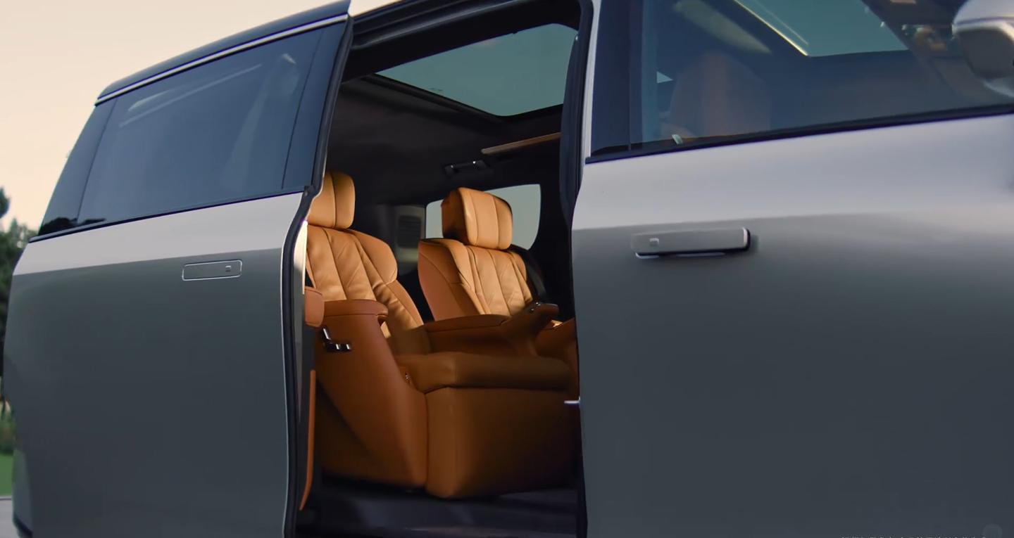 别克至境世家 MPV 座舱信息公布:配备前排三联屏、后排 4K 屏_别克至境世家 MPV 座舱信息公布:配备前排三联屏、后排 4K 屏_