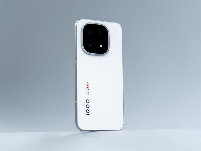 _一加15T再次被确认:规格已基本清晰!iQOO 15 mini:待定中!_一加15T再次被确认:规格已基本清晰!iQOO 15 mini:待定中!