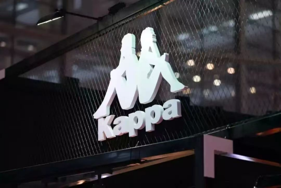 安踏折扣店加盟李宁__20年前抛弃女儿如今相认