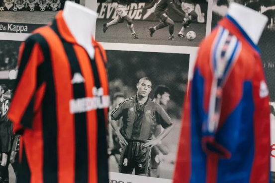 _20年前抛弃女儿如今相认_安踏折扣店加盟李宁