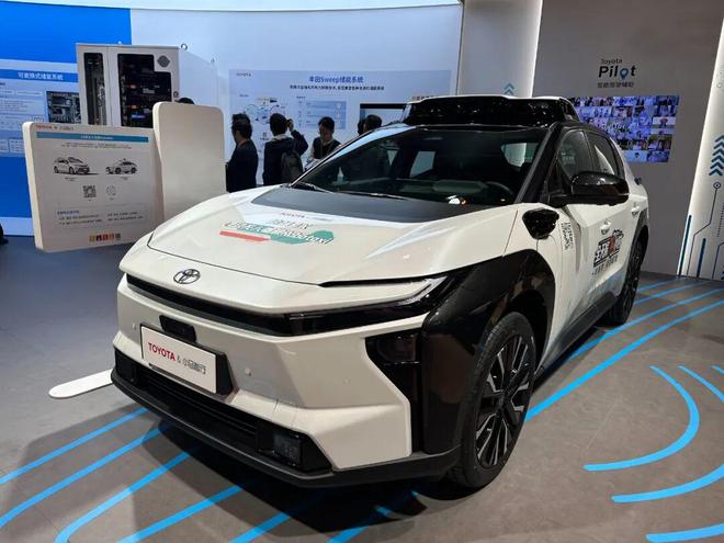 Robotaxi打开了一扇黄金窗口__Robotaxi打开了一扇黄金窗口