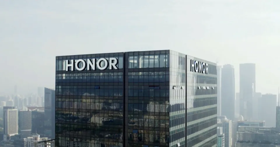 荣耀五年,爆改手机玩法