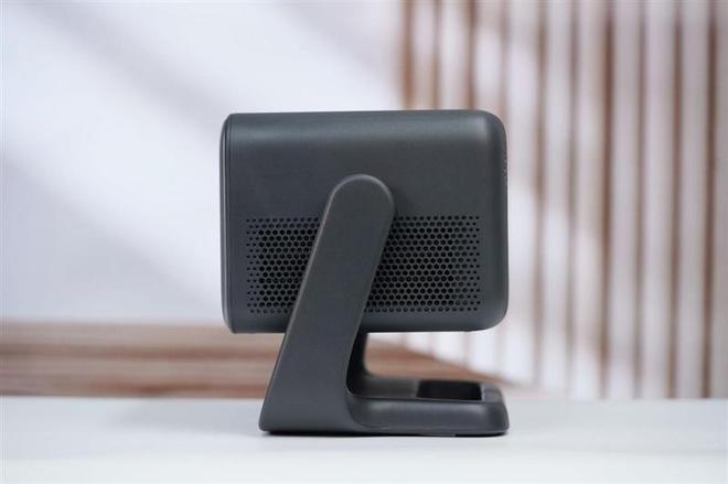 亮度不虚标的典范！哈趣H3 Ultra Max评测：2000元以内最强游戏投影仪__亮度不虚标的典范！哈趣H3 Ultra Max评测：2000元以内最强游戏投影仪