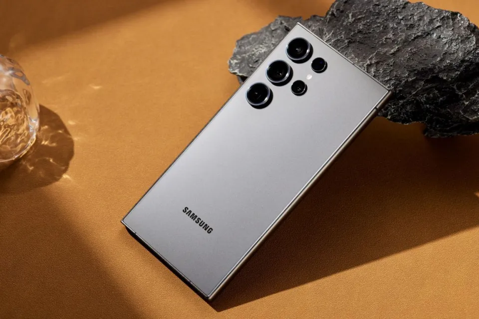 三星 Galaxy S26 Ultra 手机充电规格曝光:有线 60W + 无线 25W