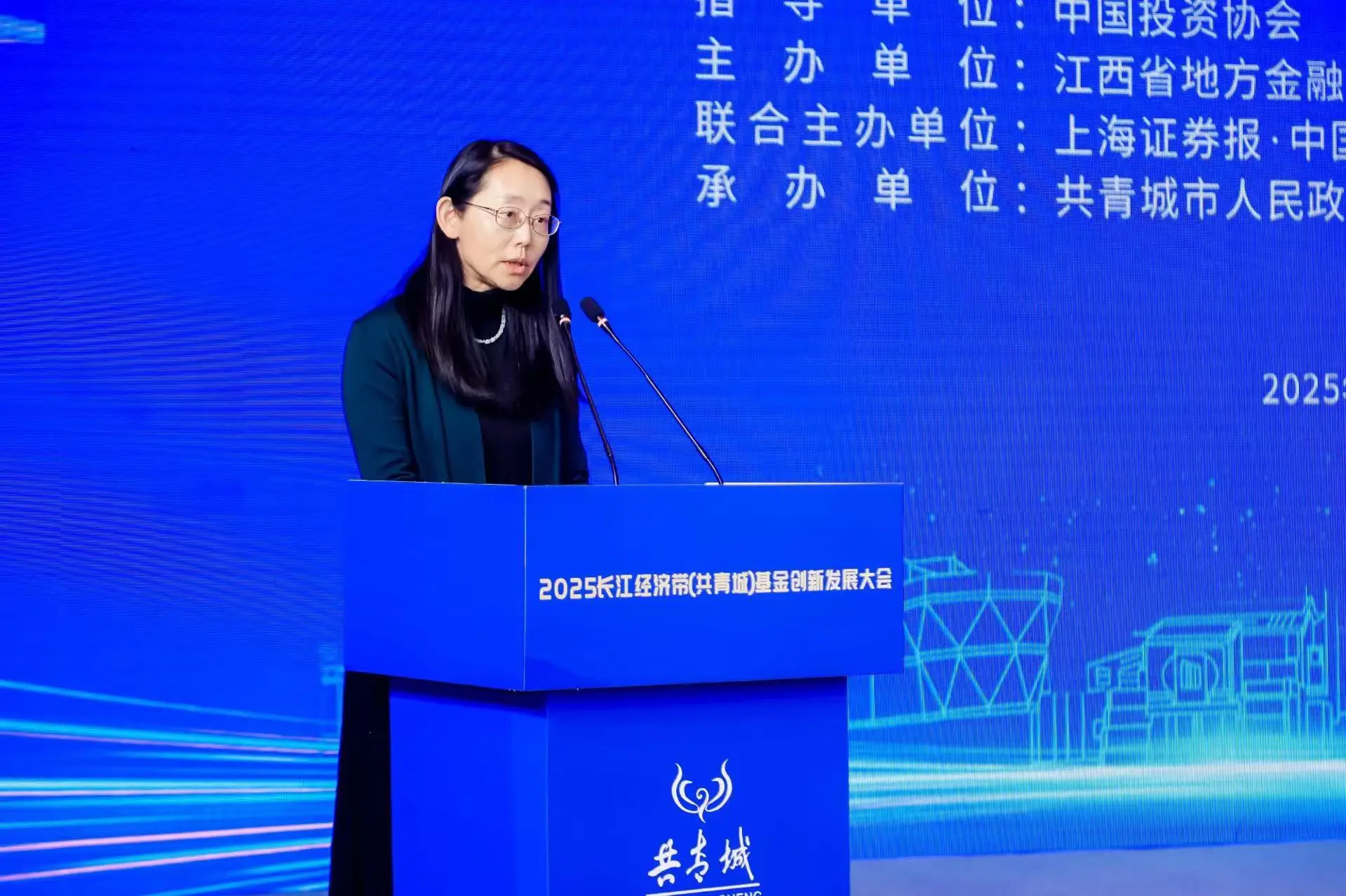 清华肖星公开课视频_私募股权和公募股权的区别_