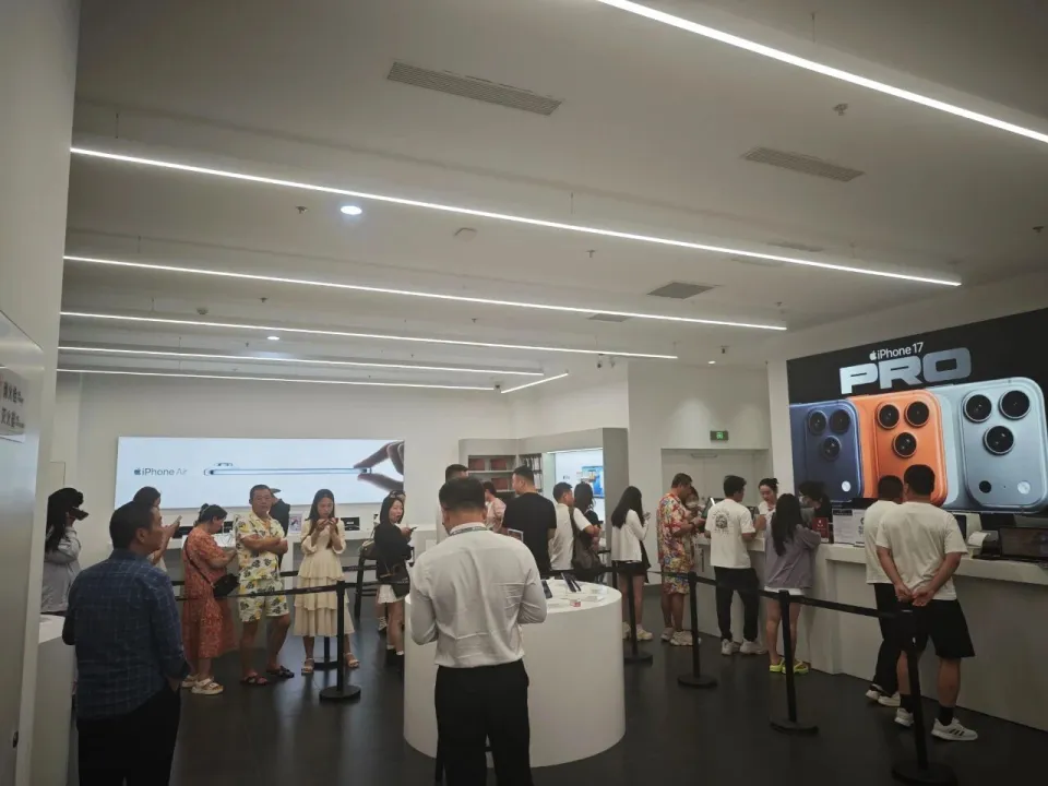 海南正式封关,琼版 iPhone 17 全系大幅度降价!