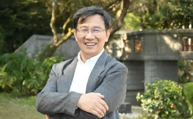 港股无人矿卡第一股诞生！大疆教父李泽湘敲钟，红杉百度联手押注__港股无人矿卡第一股诞生！大疆教父李泽湘敲钟，红杉百度联手押注