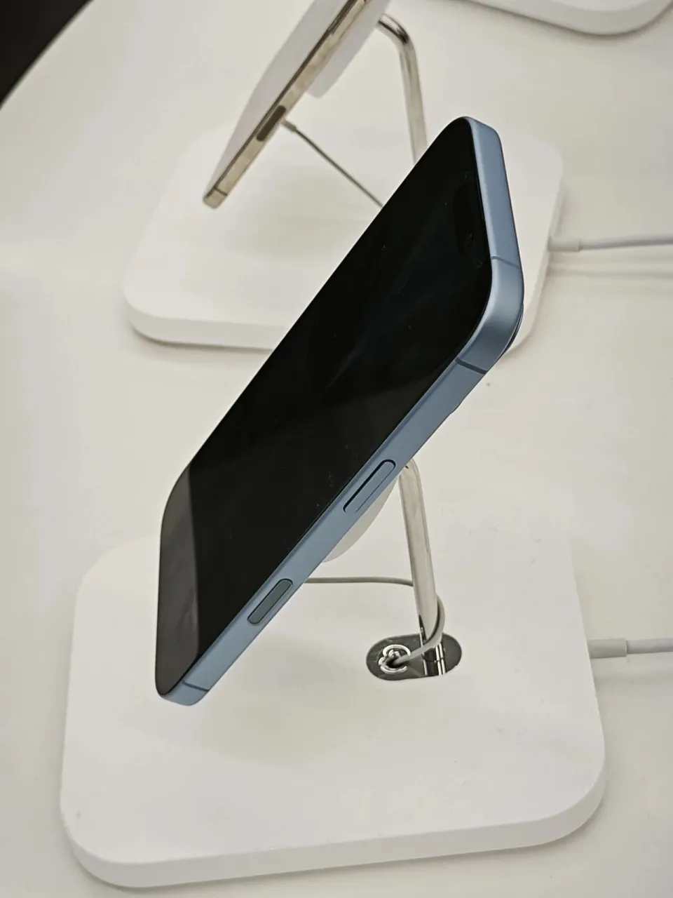 iPhone 17标准版：2025真香iPhone，老用户换机闭眼冲