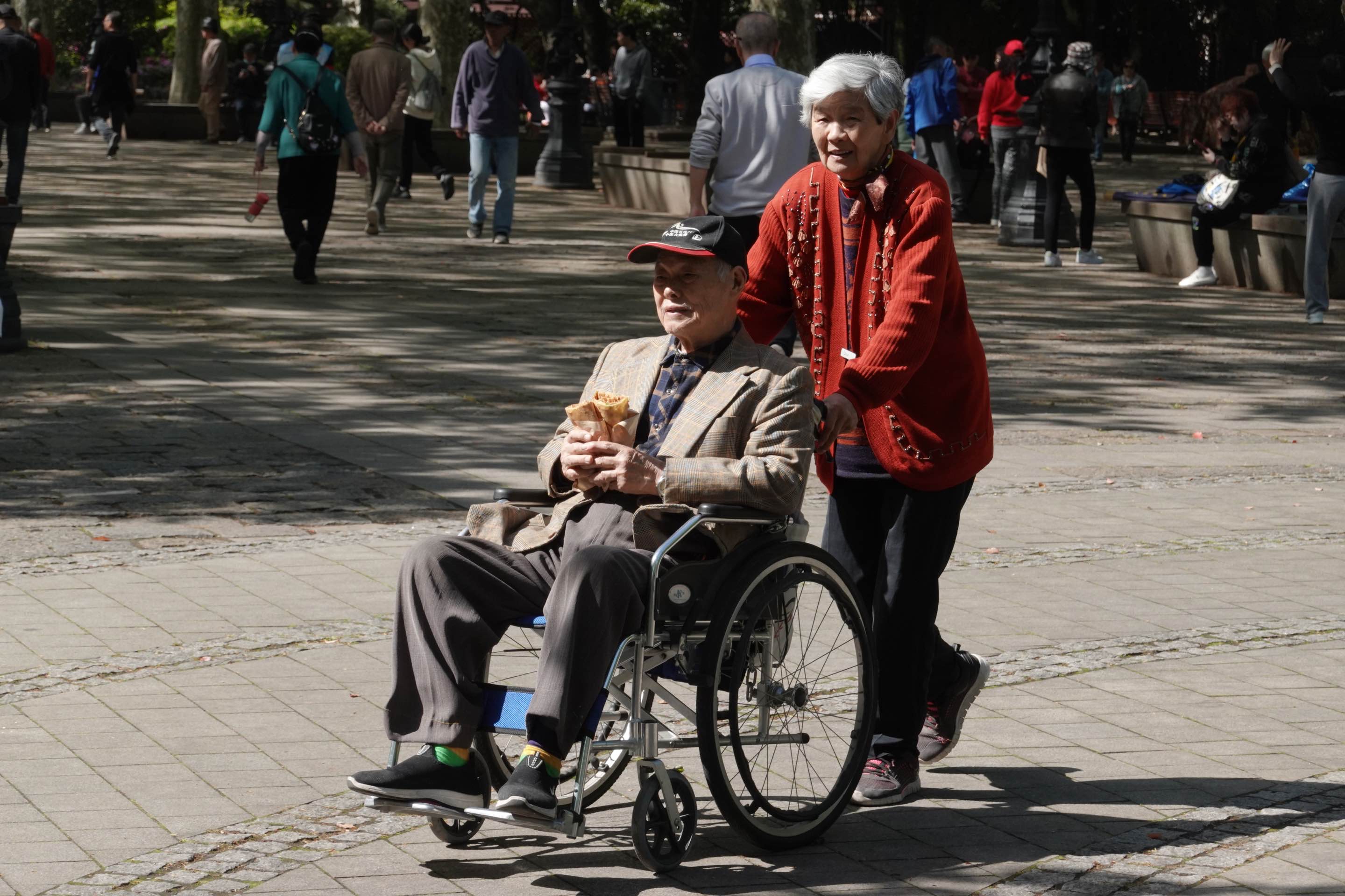 无子女的老人进养老院的条件_养老院监护人孤老_