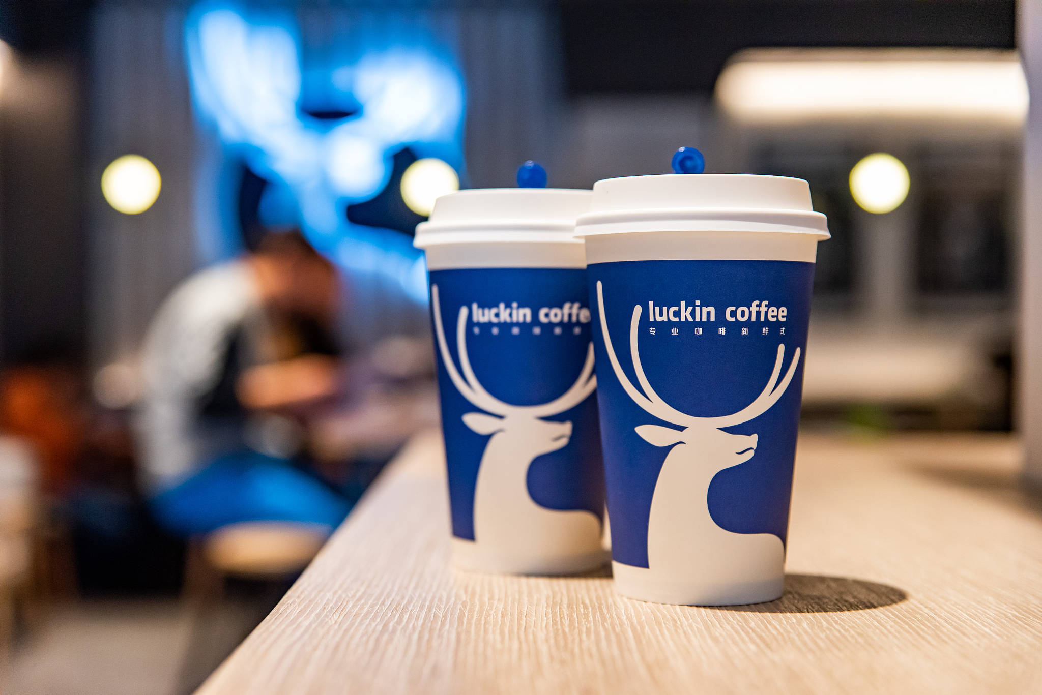 “咖啡界安踏”崛起？瑞幸又盯上蓝瓶%Arabica_“咖啡界安踏”崛起？瑞幸又盯上蓝瓶%Arabica_