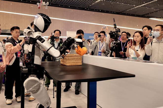 超150家企业！具身智能“跑”入更多生活场景