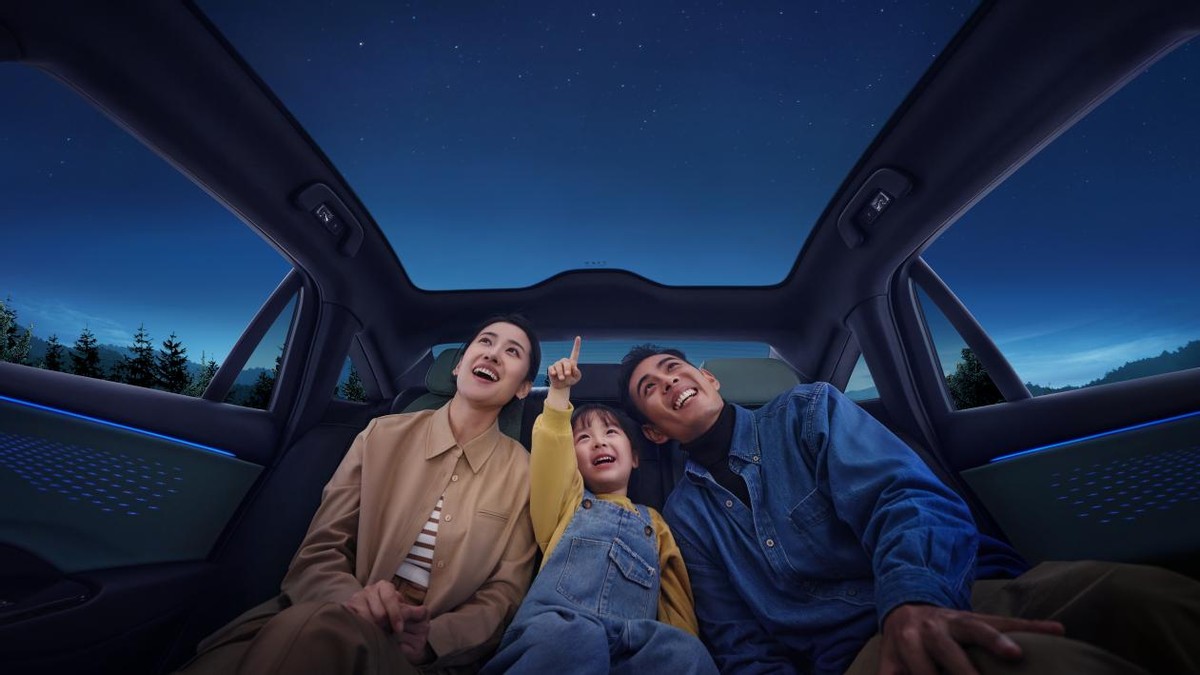 _刮东北风时红旗向哪飘_刮东风红旗往什么方向飘