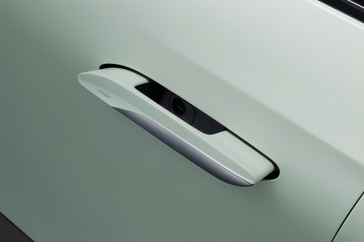 刮东风红旗往什么方向飘__刮东北风时红旗向哪飘