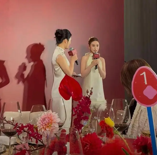 _李湘姐妹_李湘超女主持图片