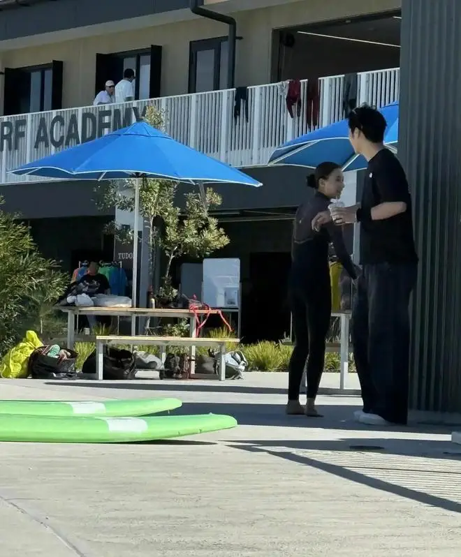 _李湘姐妹_李湘超女主持图片