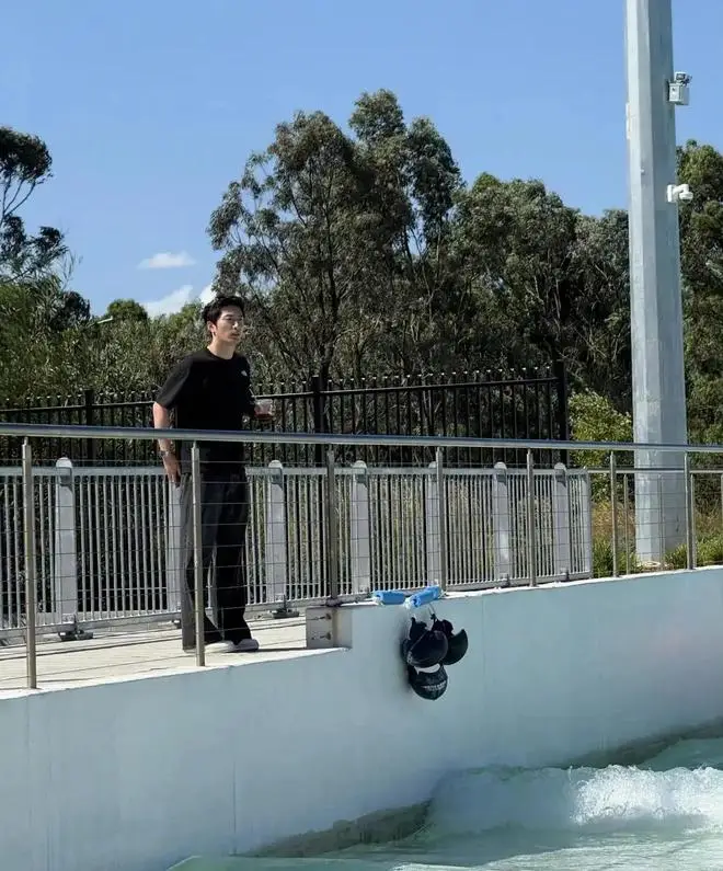 李湘超女主持图片_李湘姐妹_