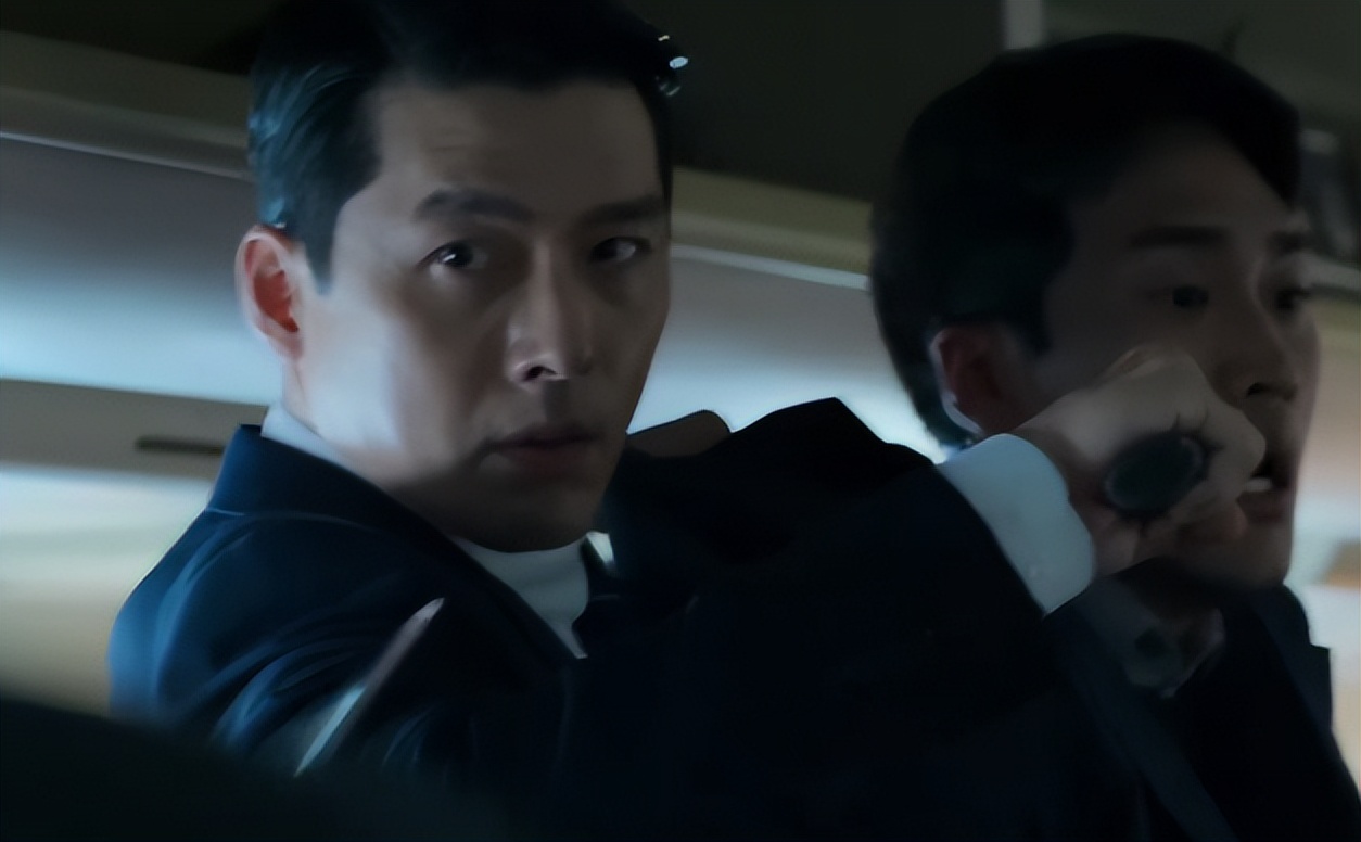 密爱100分男神引入怀_韩剧鲜肉男神扎堆回归_