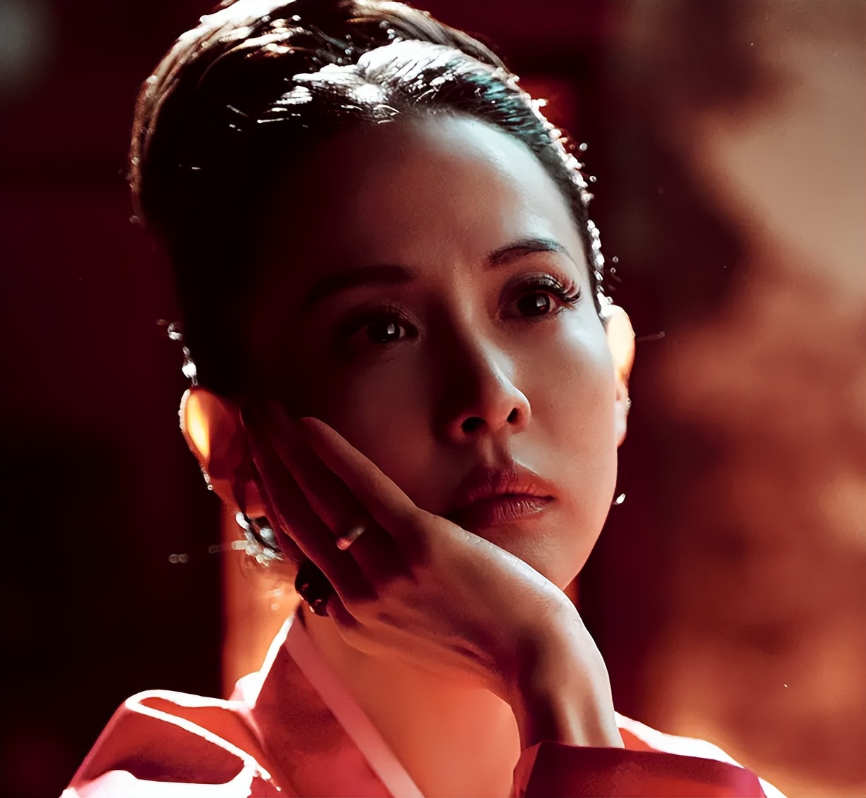 _韩剧鲜肉男神扎堆回归_密爱100分男神引入怀