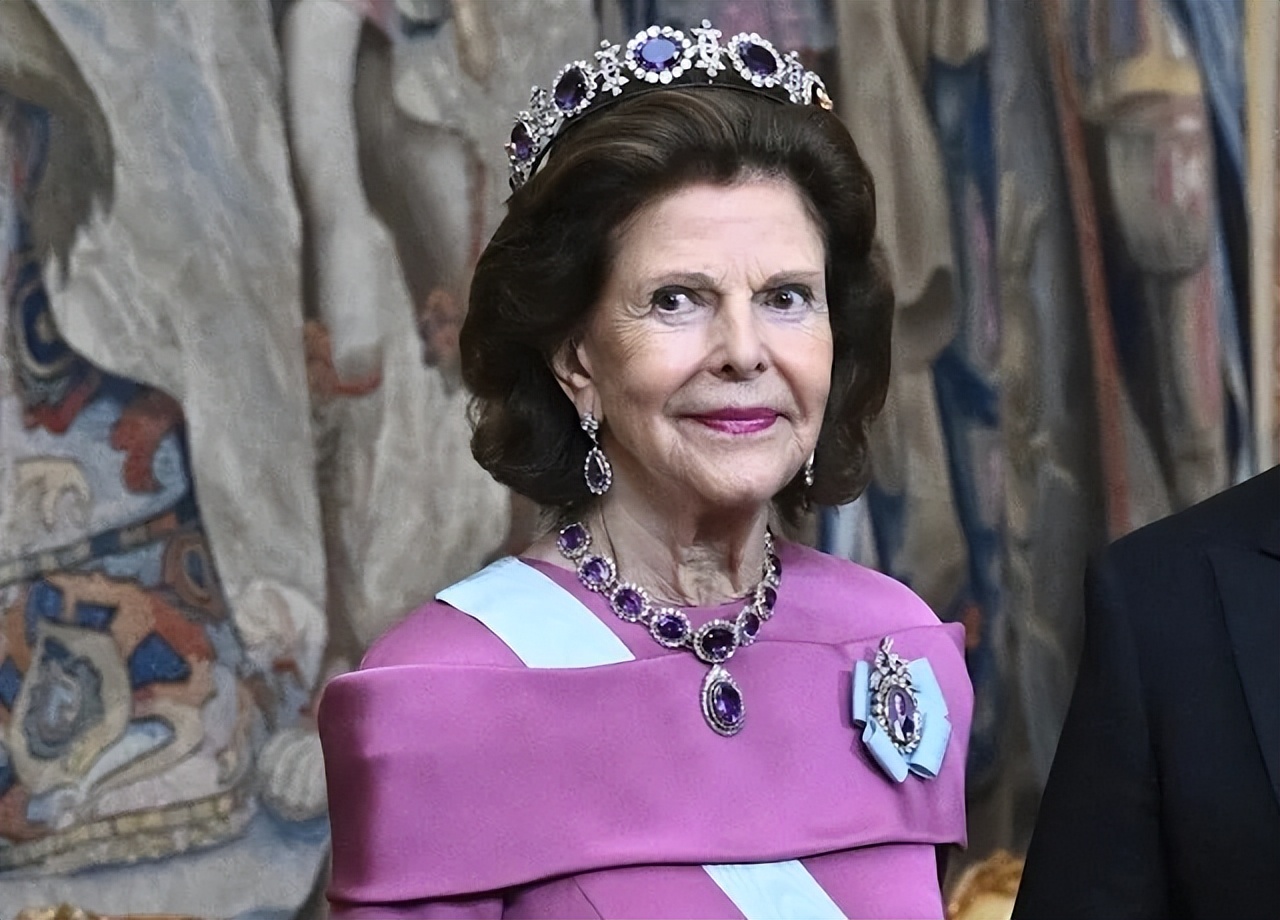 瑞典女作家诺贝尔_瑞典国王诺贝尔奖_