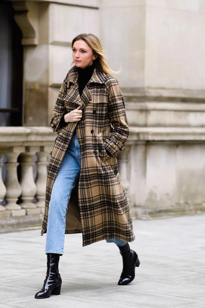 短靴流行__长款靴子怎么搭配外套