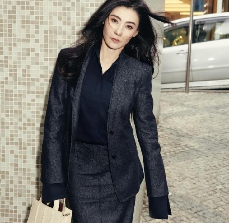 _张柏芝遭前经纪人伪造合同，骗千万片酬，还被威胁不听话就抹黑你_张柏芝遭前经纪人伪造合同，骗千万片酬，还被威胁不听话就抹黑你